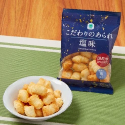 패밀리마트 엄선된 아라레 소금 맛 56g